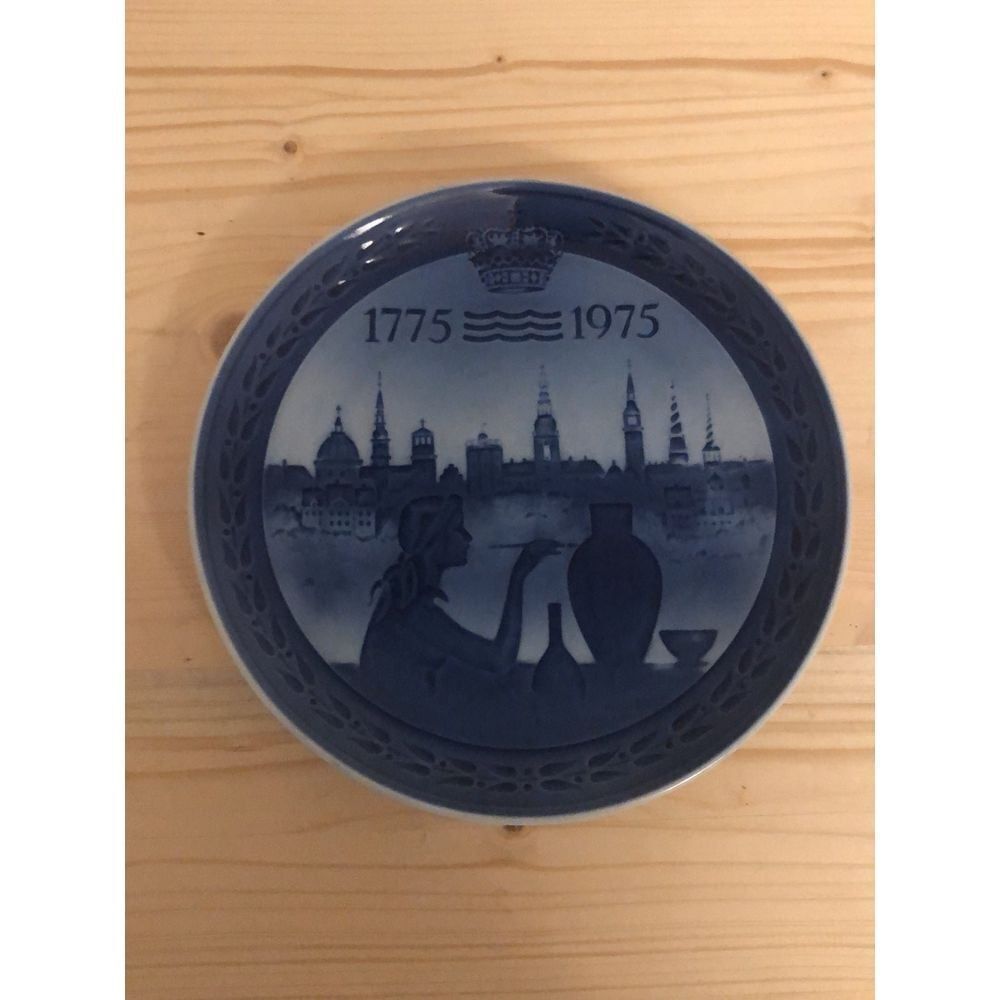 Royal Copenhagen 1775-1975 Bicentenary Delft Plate EUC‎